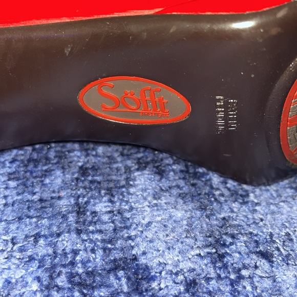 Vintage Söfft Women's Red Pumps.  Size 7.5M - Picture 6 of 7